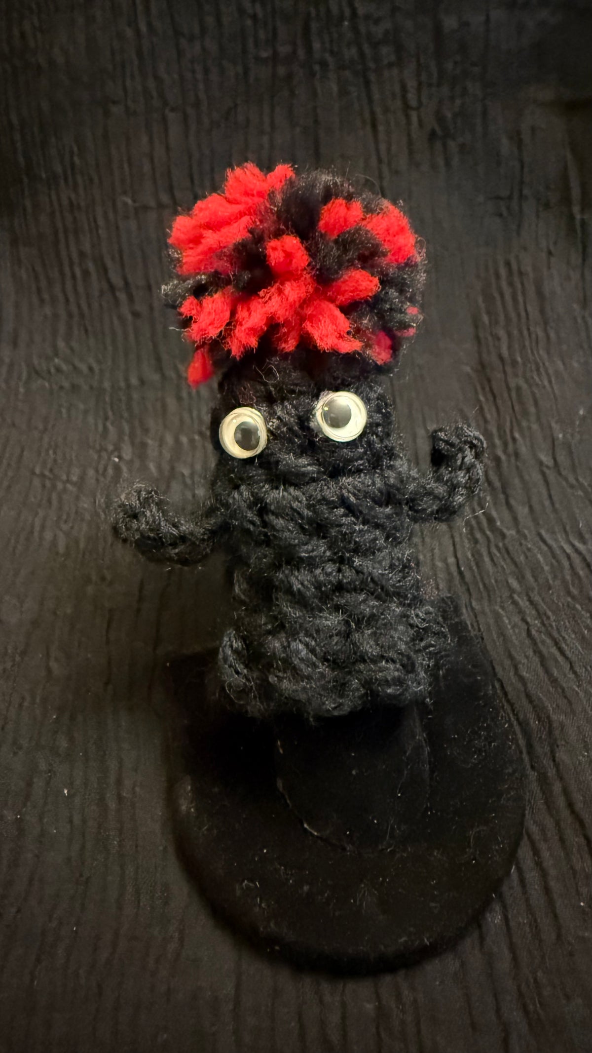 Vintage Handmade Crochet Finger Puppets – Pair of Yarn Characters w/ Googly Eyes – 3”