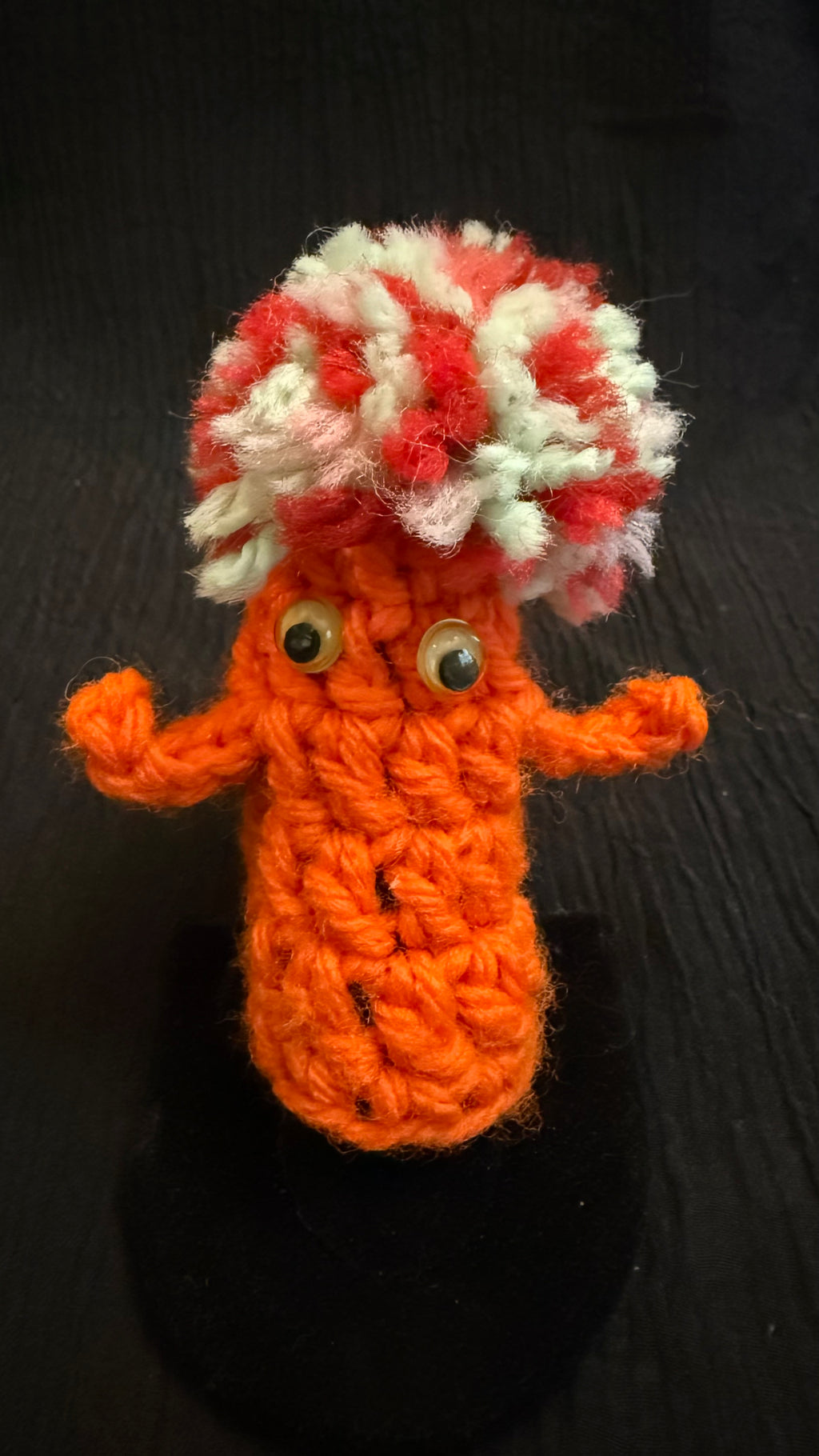 Vintage Handmade Crochet Finger Puppets – Pair of Yarn Characters w/ Googly Eyes – 3”