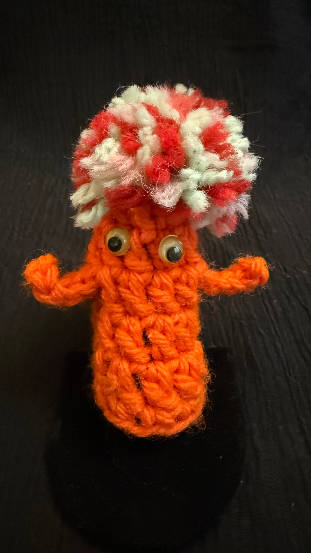 Vintage Handmade Crochet Finger Puppets – Pair of Yarn Characters w/ Googly Eyes – 3”